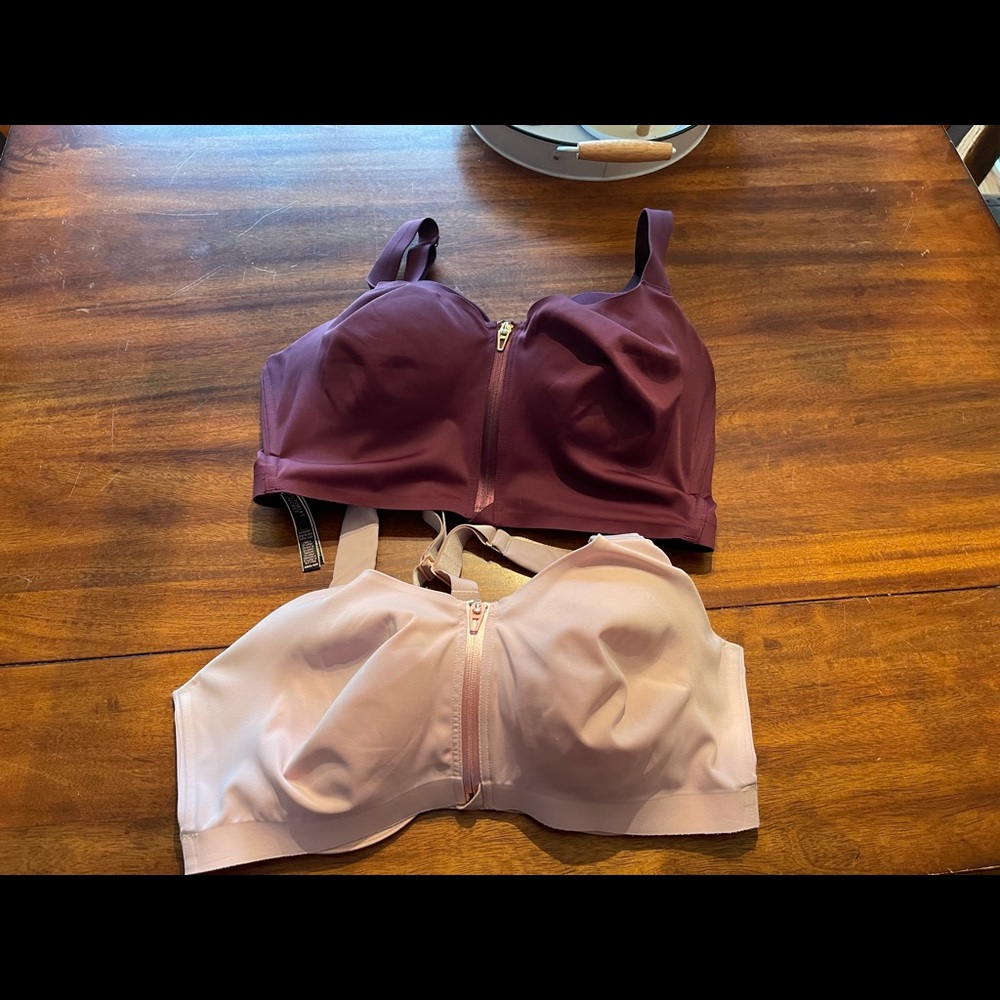 38dd Victoria Secret Sports bra never worn